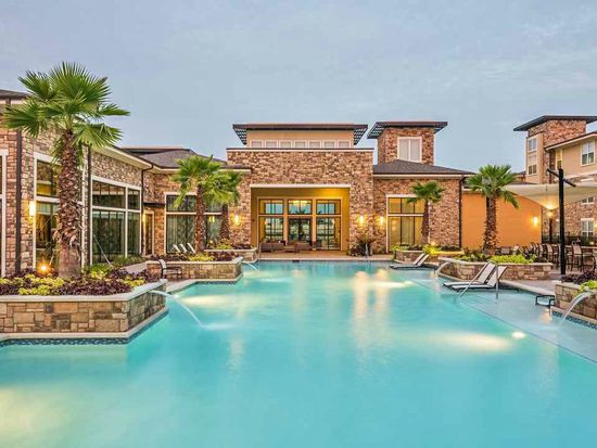 River Oaks Apartments